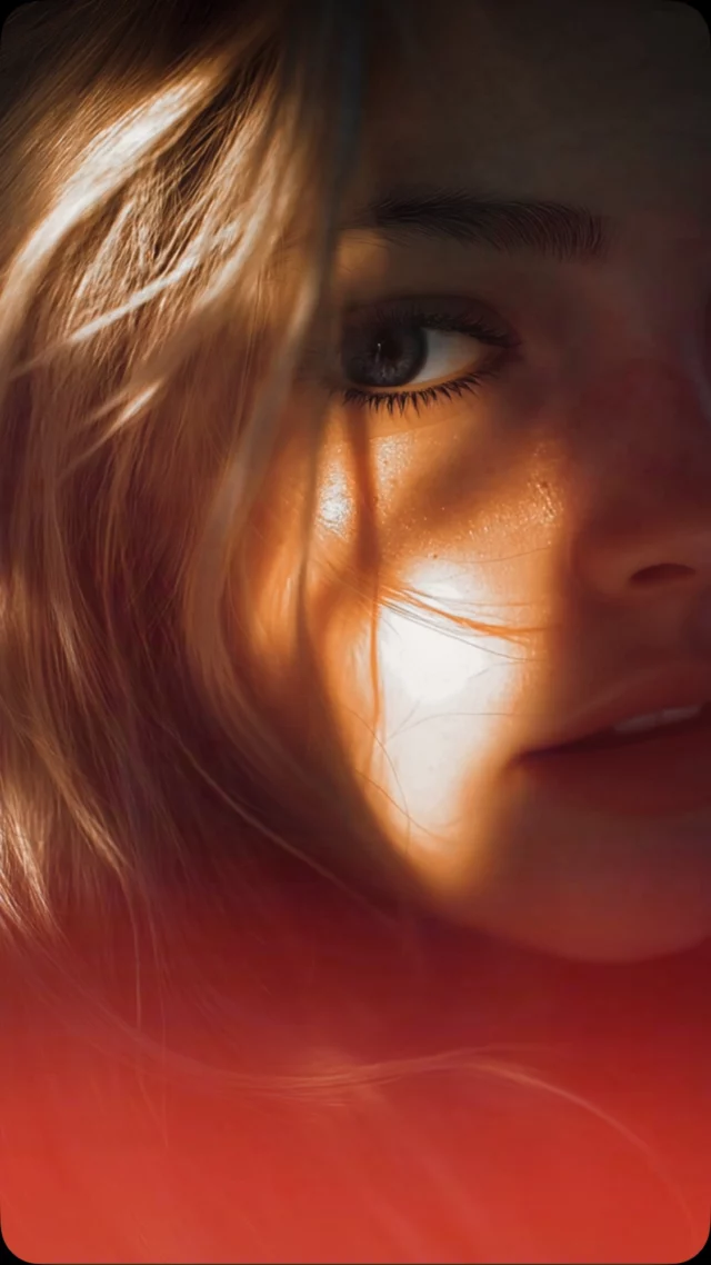 La lumière naturelle dessine ses propres histoires…Un jeu d’ombres et de textures, capturé dans l’instant.Modèle baignée de douceur, regard en clair-obscur.Une ode à la simplicité et à la beauté brute.@portraitvision @portraits_mf @lensculture @bravoportraits @portraitpage @moodyports @portraitsociety @artofvisuals @theportraitpr0ject @ig_portrait#portraitphotography #naturalbeauty #goldenhourlight #shadowplay #closeupportrait #dslrphotography #fineartportrait #softlight #frecklesbeauty #moodyportrait #photographerslife #shootandshare #eyesofinstagram #retouchingacademy #captureonepro #canonphotography #photooftheday #instaportrait #depthofemotion